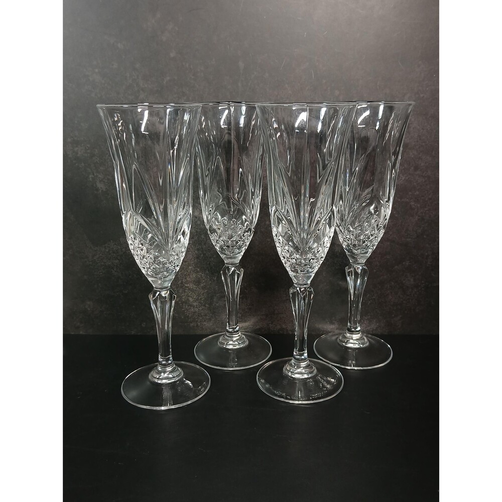 Pressed Crystal Diamond Pattern Wine Glasses Set of 4 7.875”